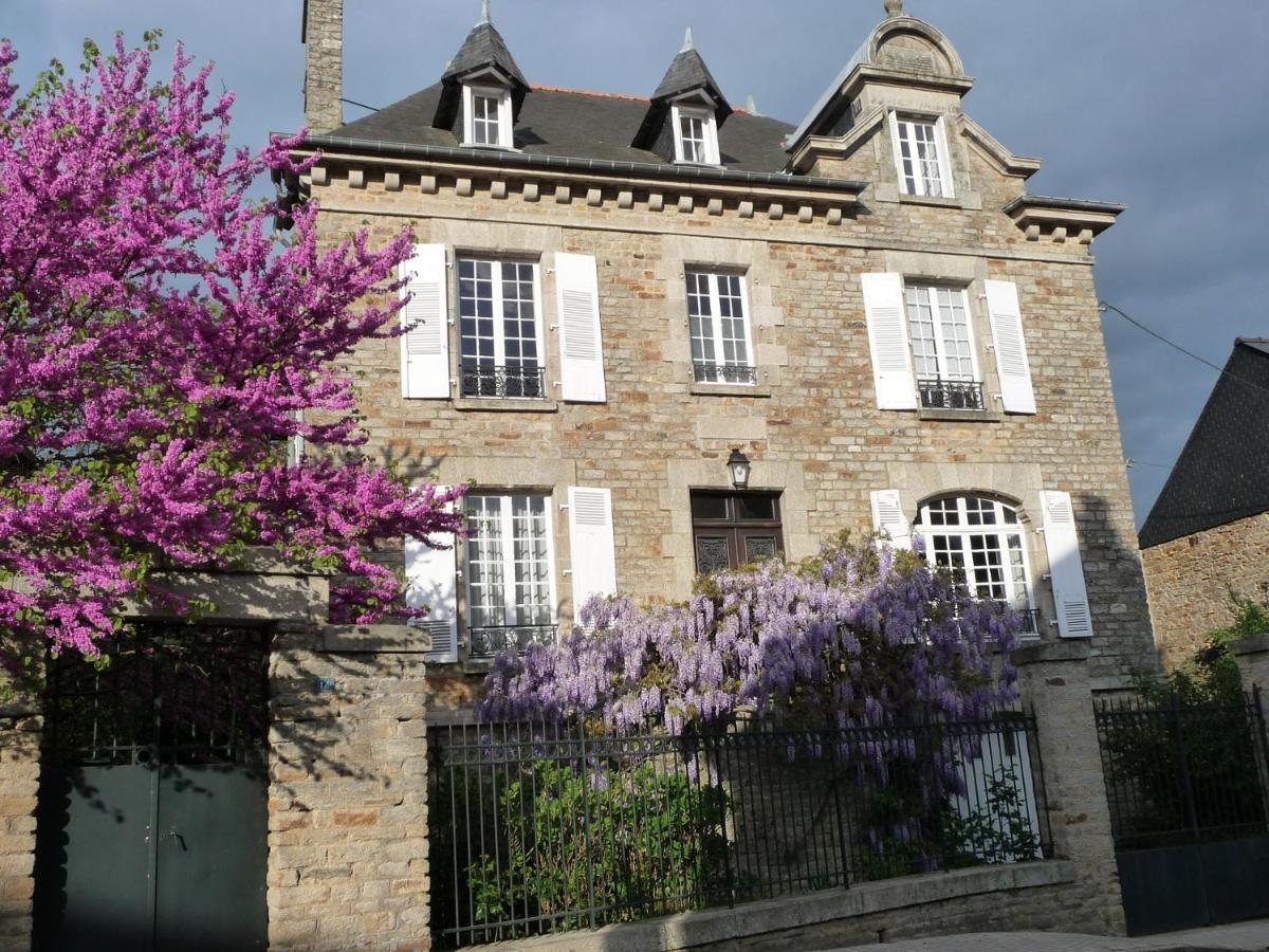Bed and Breakfast Le 14 St Michel Josselin Exterior foto