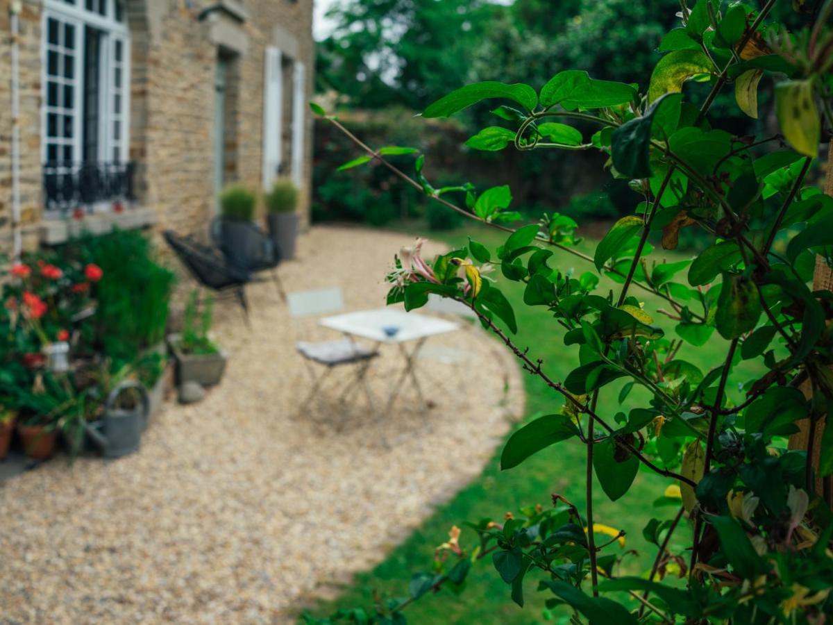 Bed and Breakfast Le 14 St Michel Josselin Exterior foto