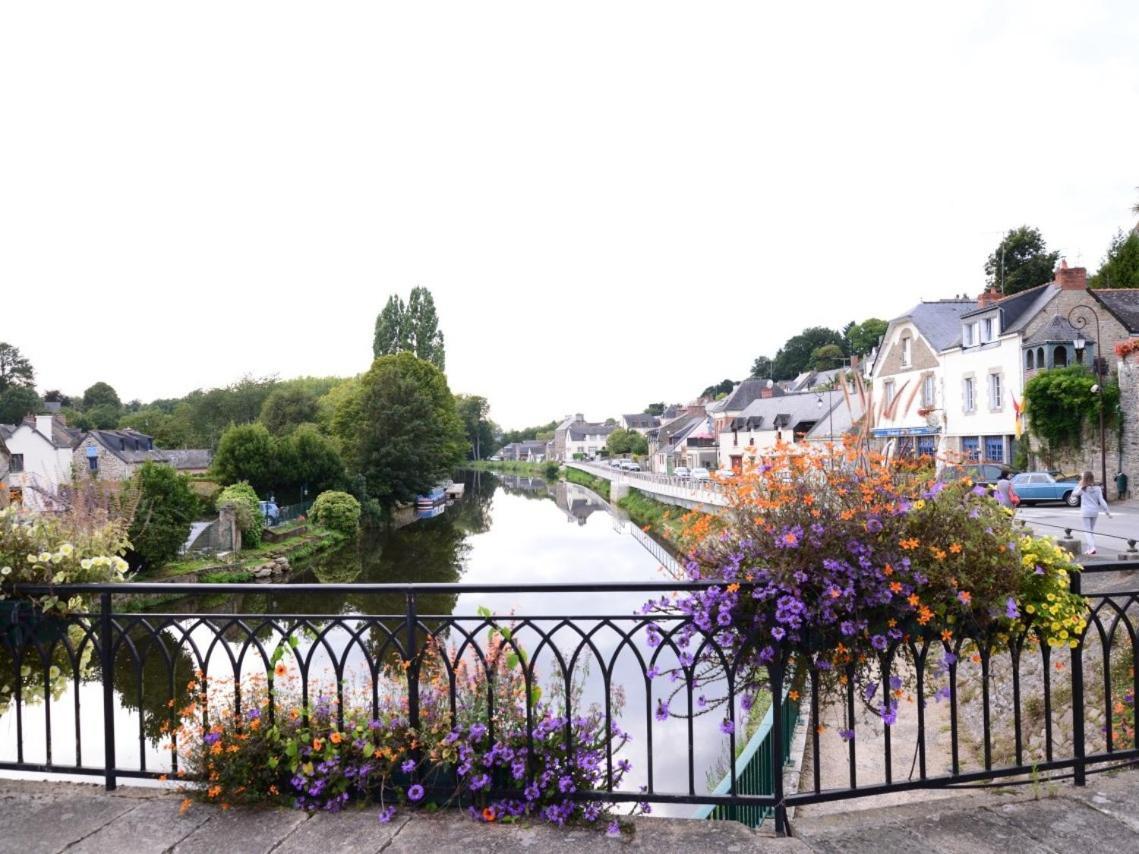 Bed and Breakfast Le 14 St Michel Josselin Exterior foto