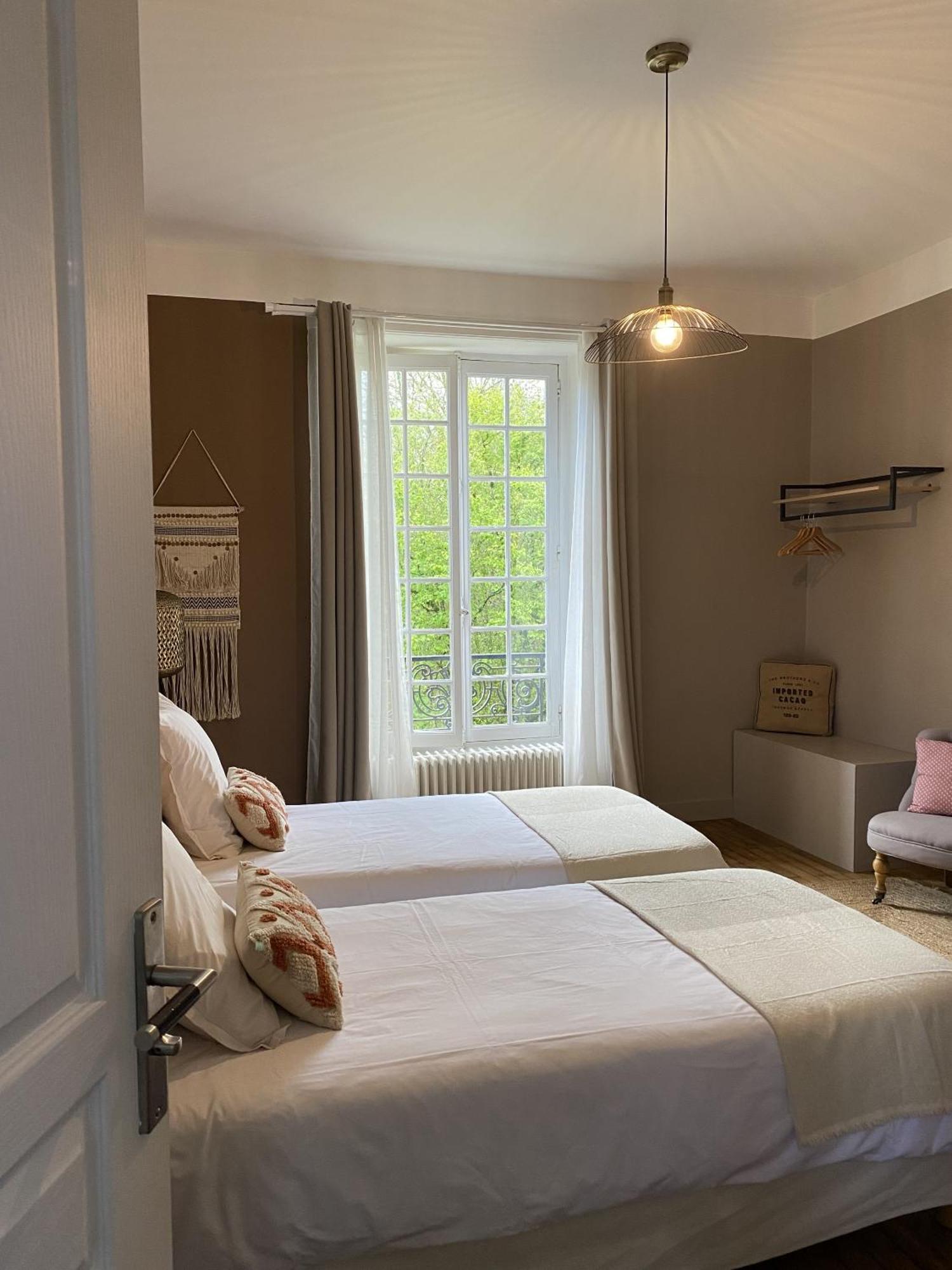 Bed and Breakfast Le 14 St Michel Josselin Exterior foto