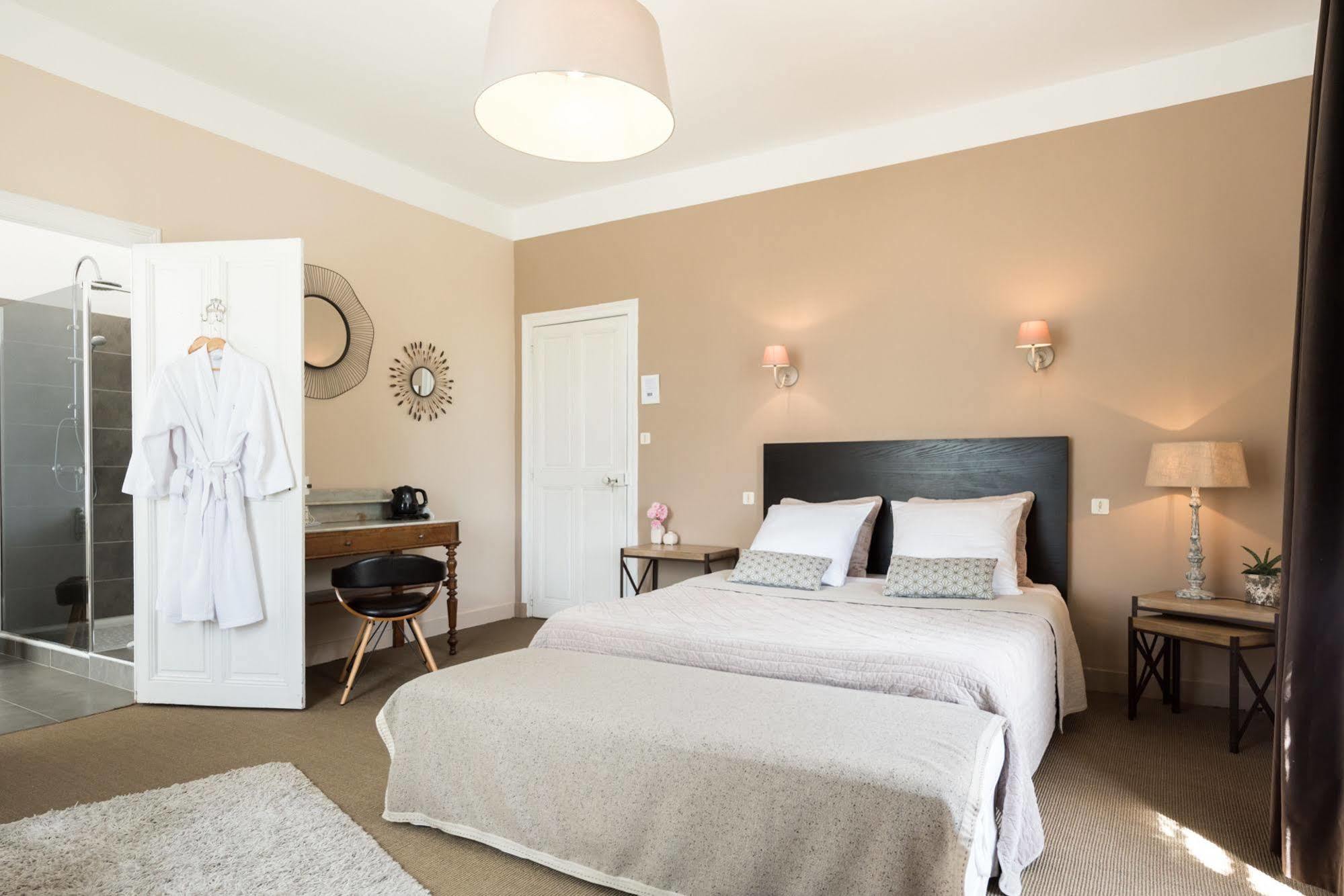 Bed and Breakfast Le 14 St Michel Josselin Exterior foto